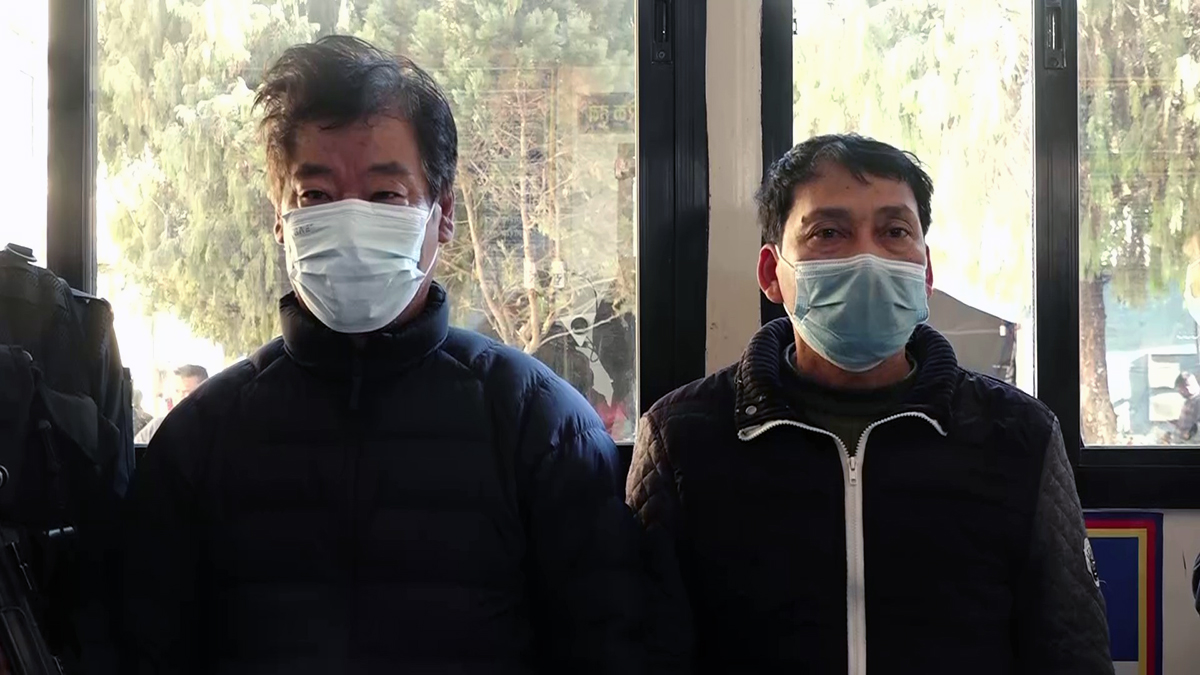 स्रोत नखुलेको ३५ लाख नगदसहित दुई जना पक्राउ